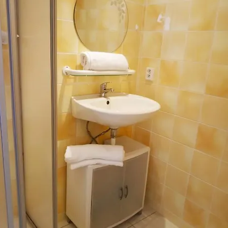 Проживание в семье Apartman 